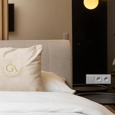 Glossy G20 Apartment