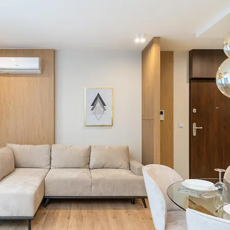 Glossy G20 Apartment *
